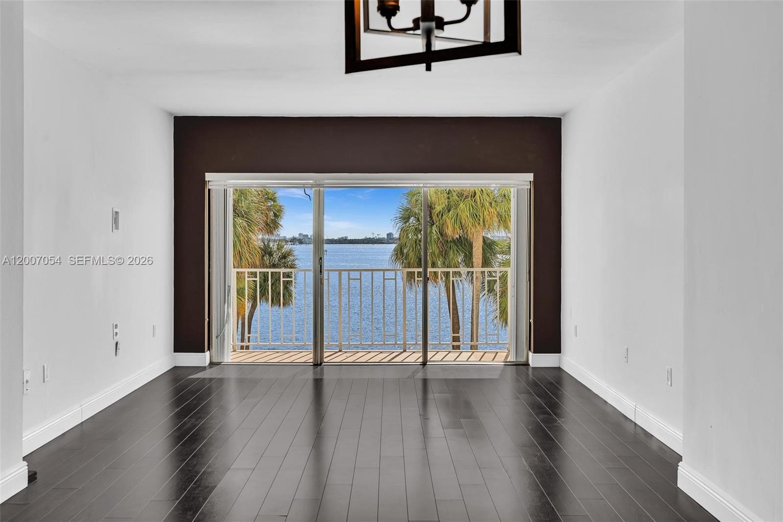 See details 228 1 / 2 762 sq. ft. $ 2026-04-24 0 Photo