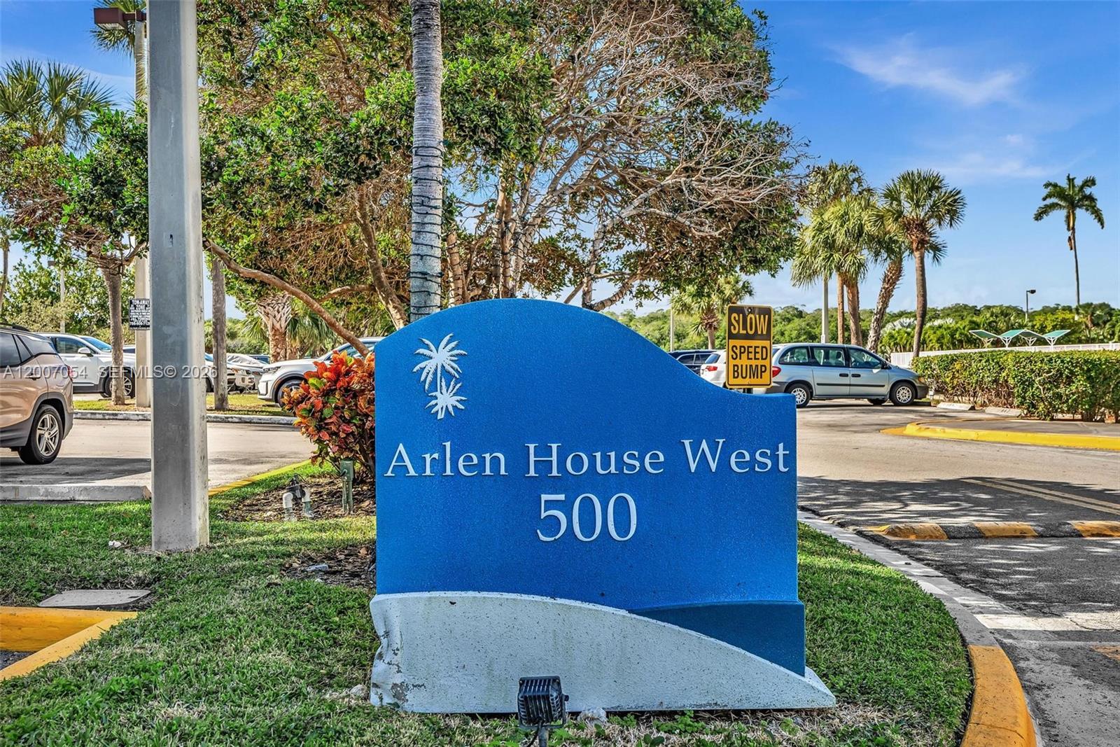 See details 228 1 / 2 762 sq. ft. $ 2026-04-24 0 Photo