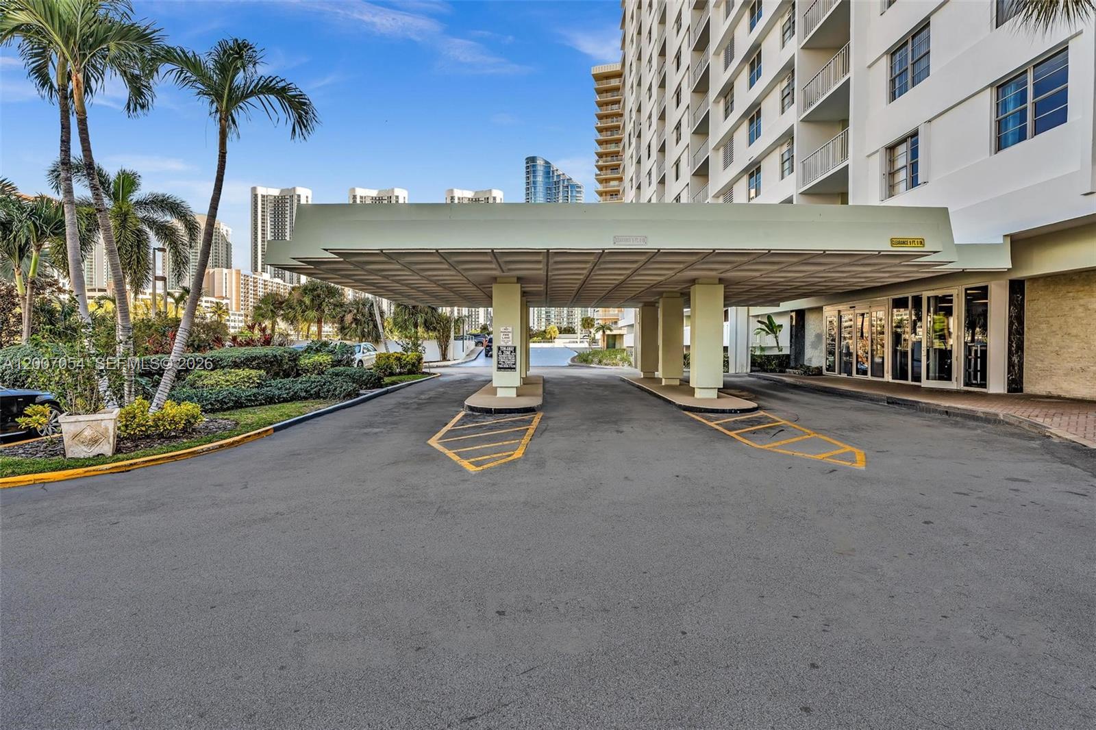 See details 228 1 / 2 762 sq. ft. $ 2026-04-24 0 Photo