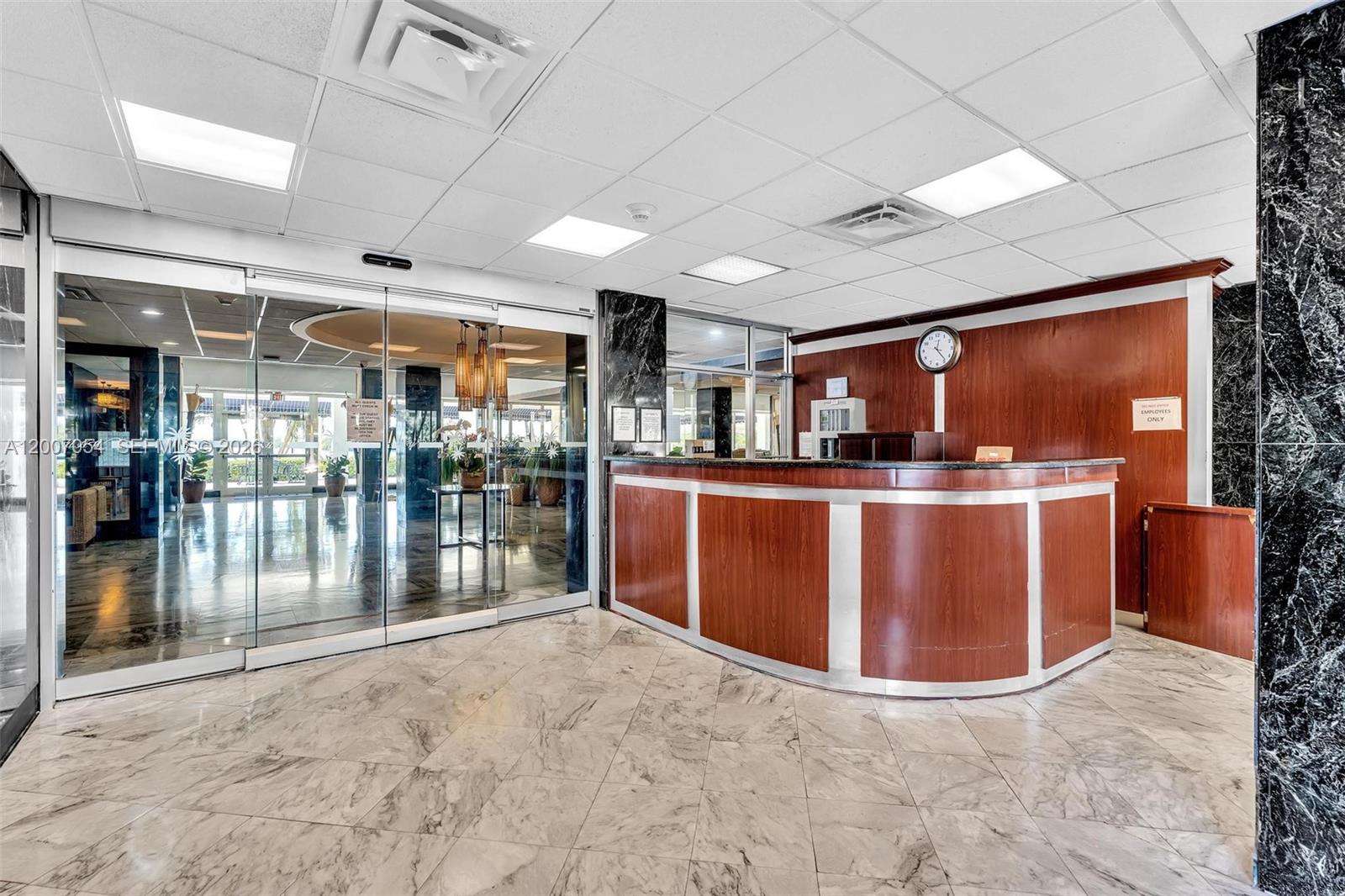 See details 228 1 / 2 762 sq. ft. $ 2026-04-24 0 Photo