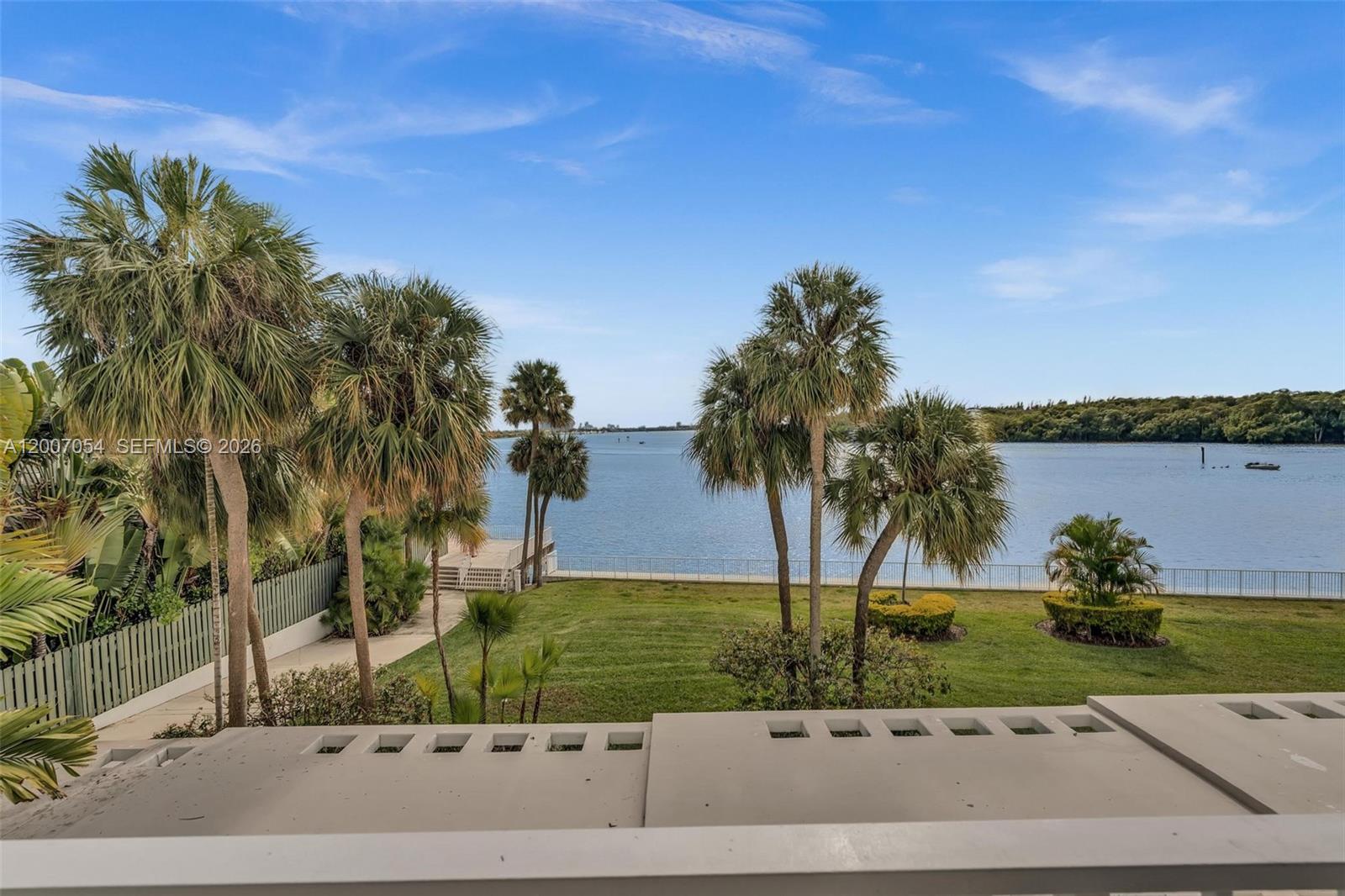 See details 228 1 / 2 762 sq. ft. $ 2026-04-24 0 Photo