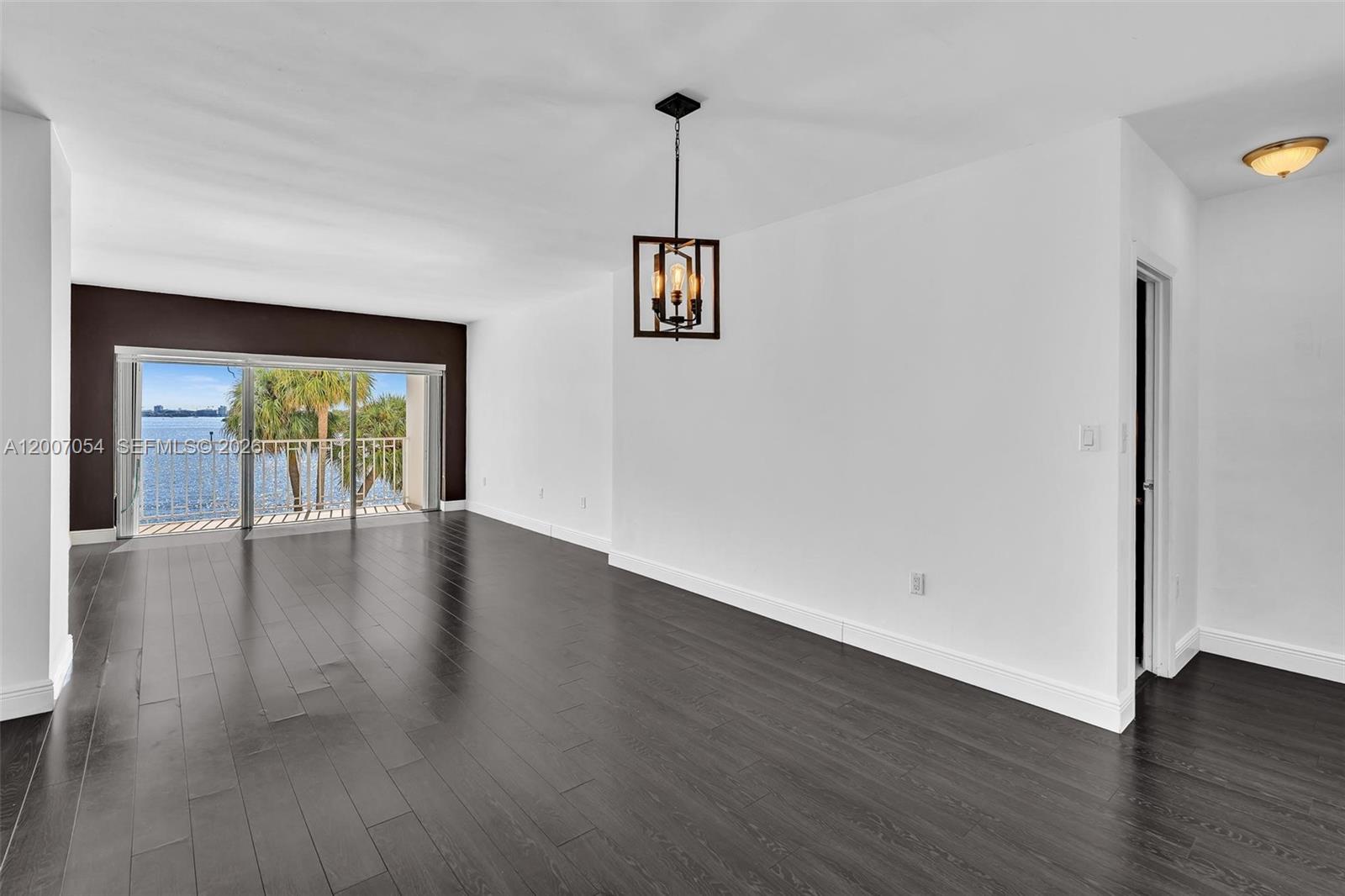 See details 228 1 / 2 762 sq. ft. $ 2026-04-24 0 Photo