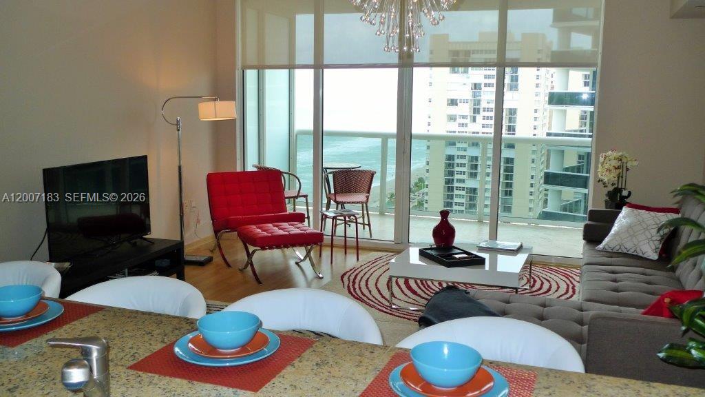 See details 1705 1 / 1 811 sq. ft. $ 2026-04-24 0 Photo