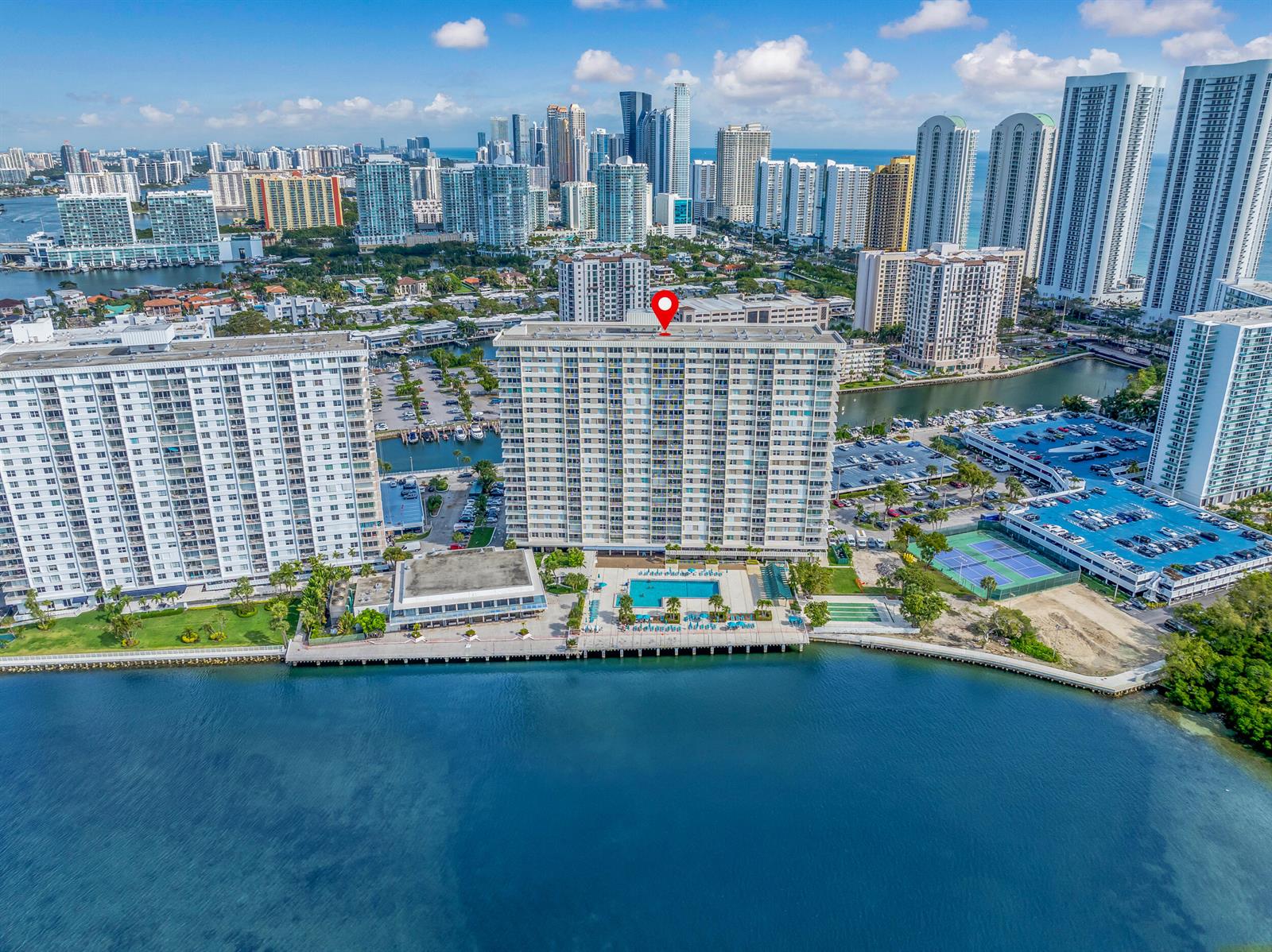 1614 1 /  762 sq. ft. $ 2026-06-17 0 foto