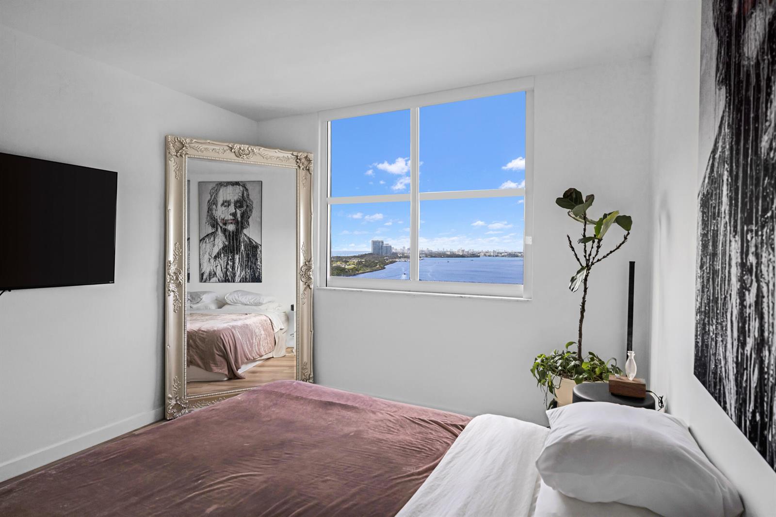1614 1 /  762 sq. ft. $ 2026-06-17 0 foto