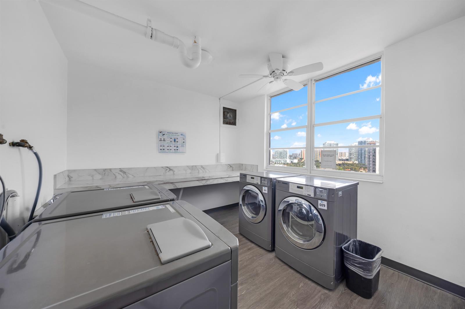 1614 1 /  762 sq. ft. $ 2026-06-17 0 foto