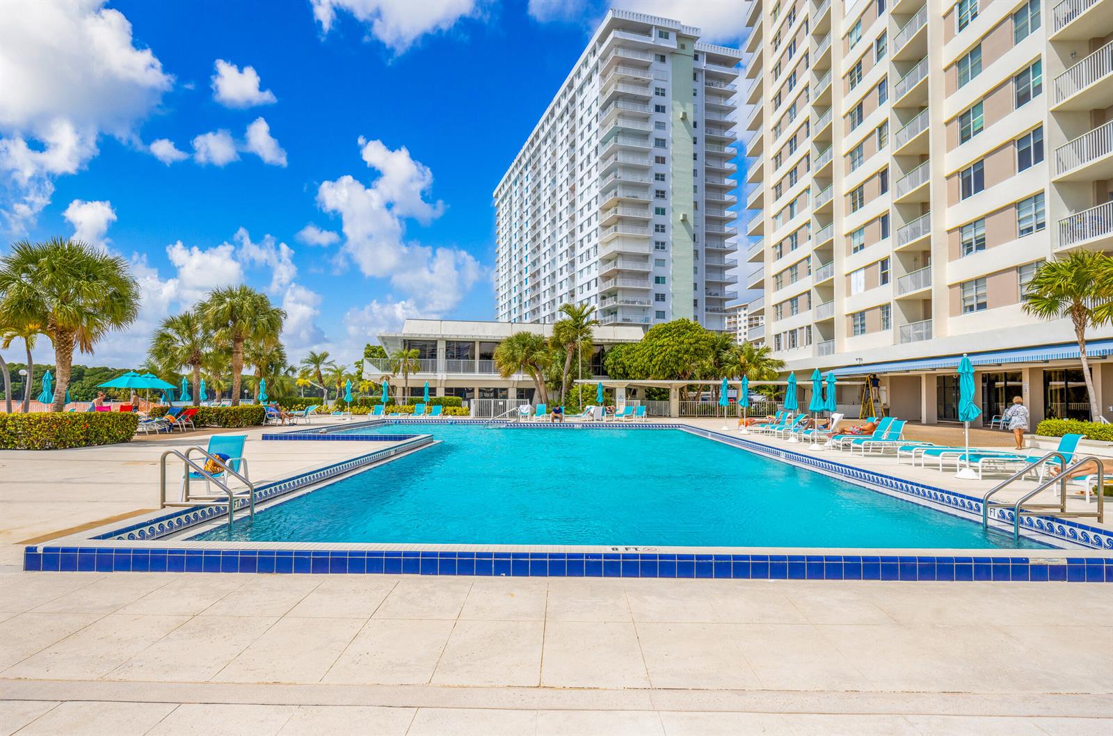 1614 1 /  762 sq. ft. $ 2026-06-17 0 foto