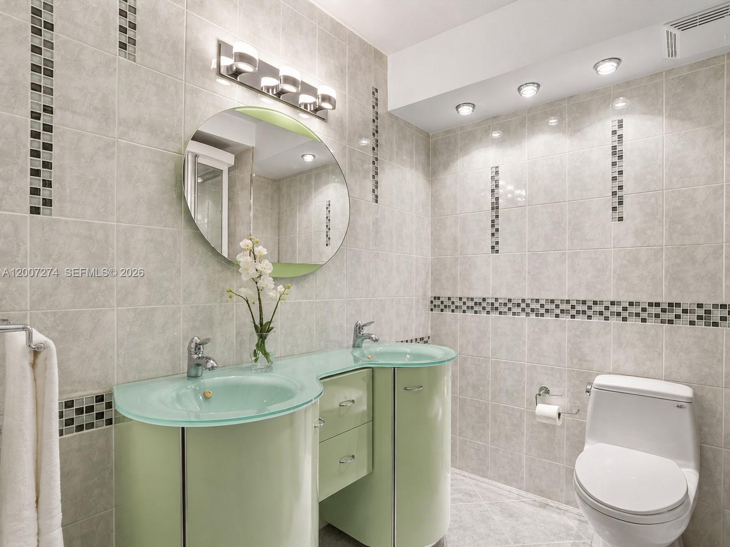 See details 1904 3 / 3 1890 sq. ft. $ 2026-04-24 0 Photo