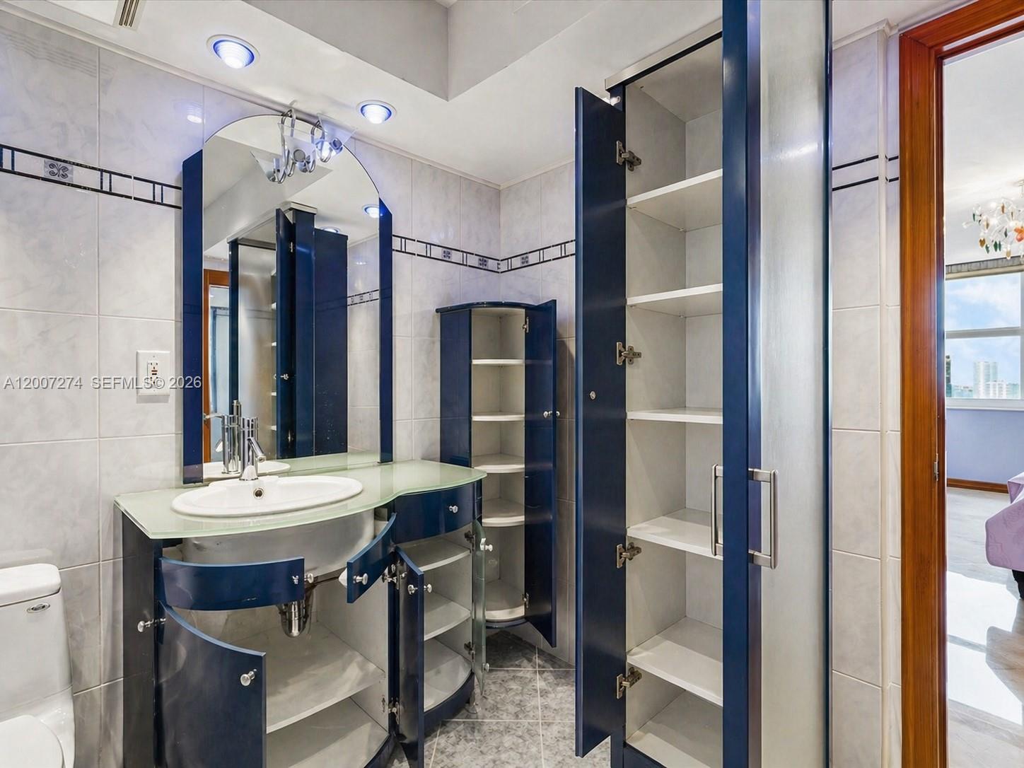 See details 1904 3 / 3 1890 sq. ft. $ 2026-04-24 0 Photo