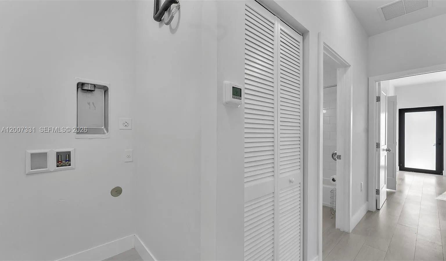 See details / 1085 sq. ft. $ 2026-05-18 0 Photo