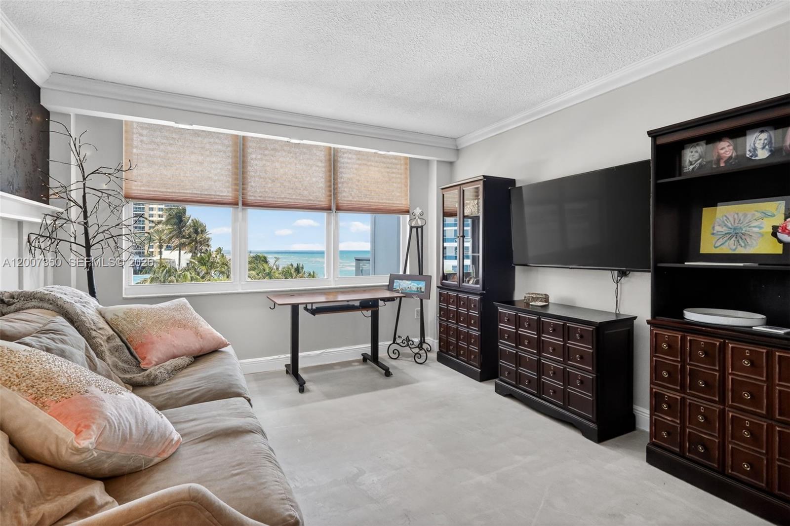 Photo of 2751 Ocean Dr  #504S, Hollywood, Florida, 33019 - Bedroom