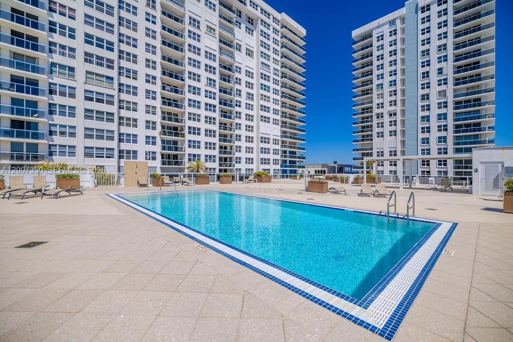 Photo of 2751 Ocean Dr  #504S, Hollywood, Florida, 33019 - 