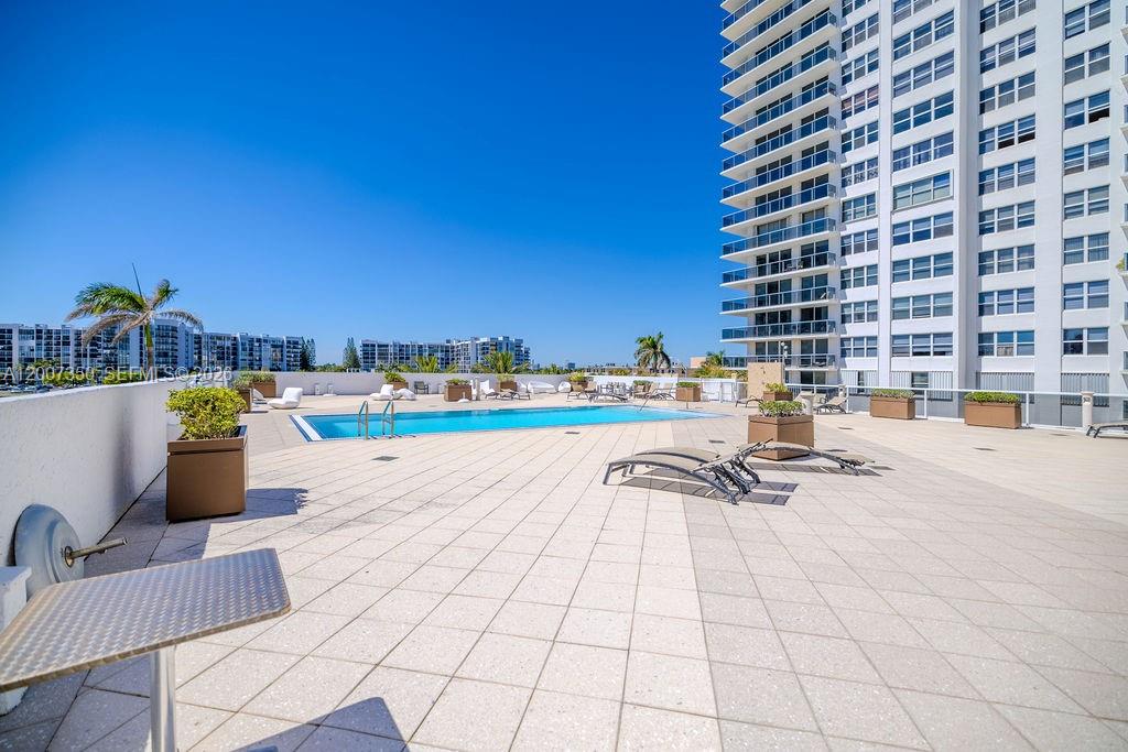Photo of 2751 Ocean Dr  #504S, Hollywood, Florida, 33019 - 