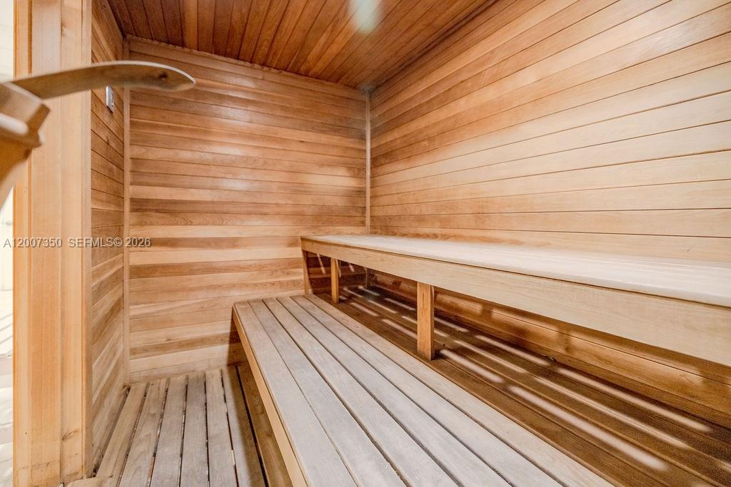 Photo of 2751 Ocean Dr  #504S, Hollywood, Florida, 33019 - 