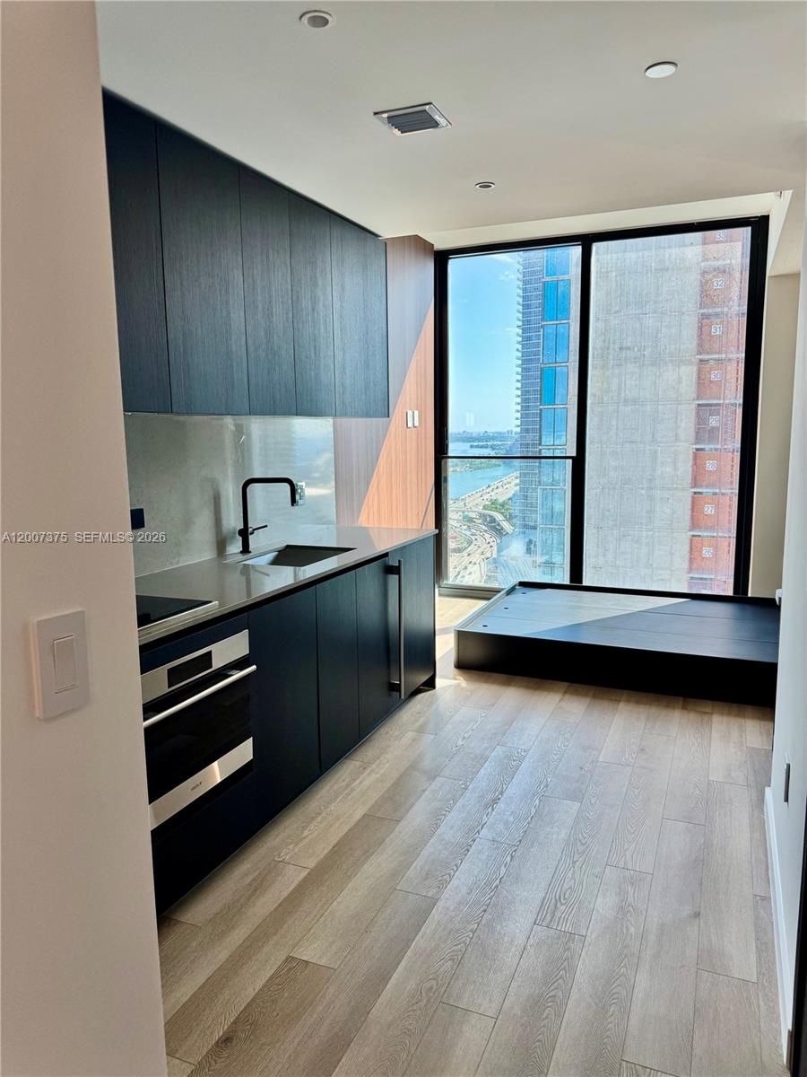 3006B 0 / 1 275 sq. ft. $ 2026-04-24 0 Photo