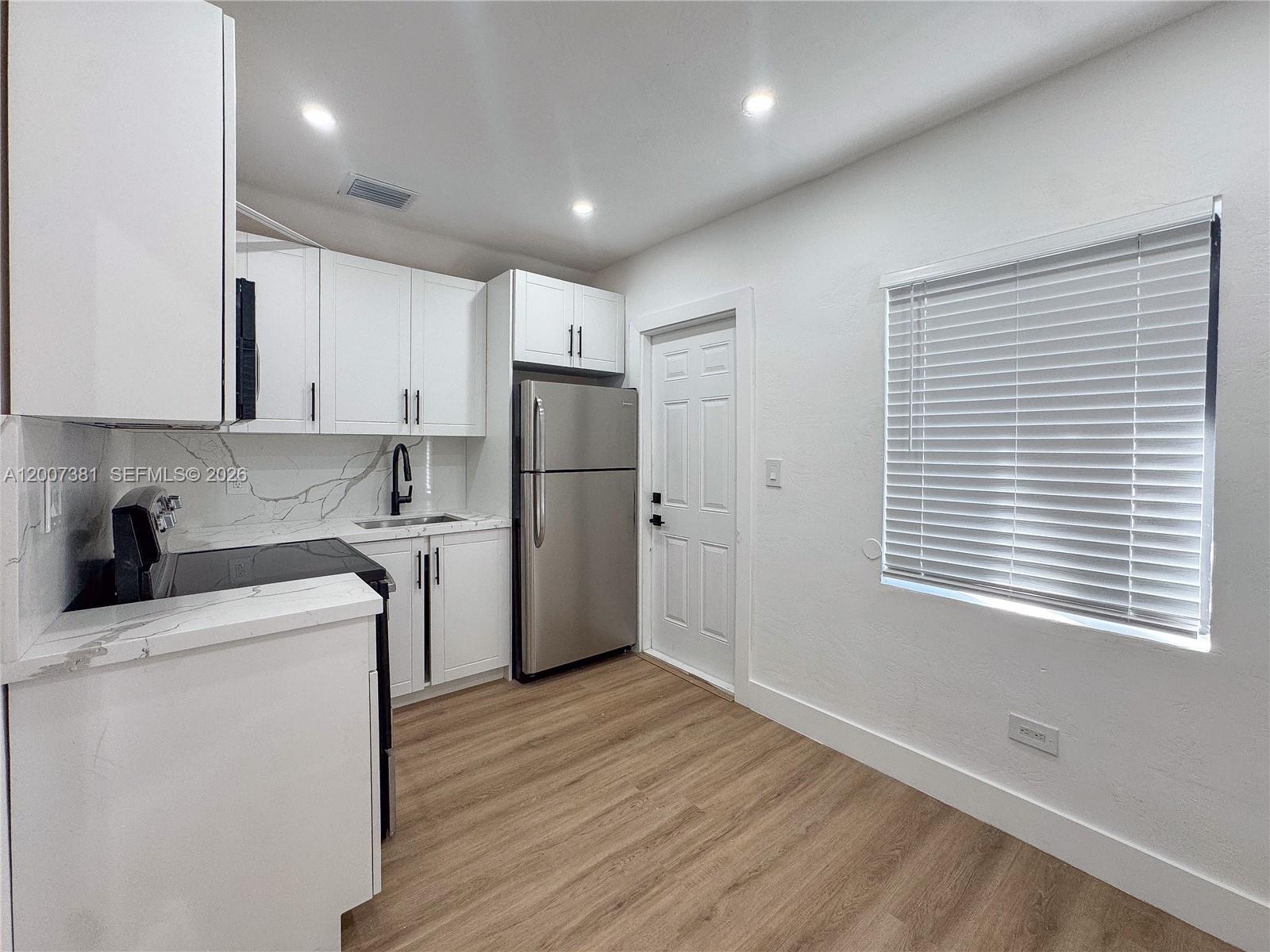 See details / 1296 sq. ft. $ 2026-06-04 0 Photo