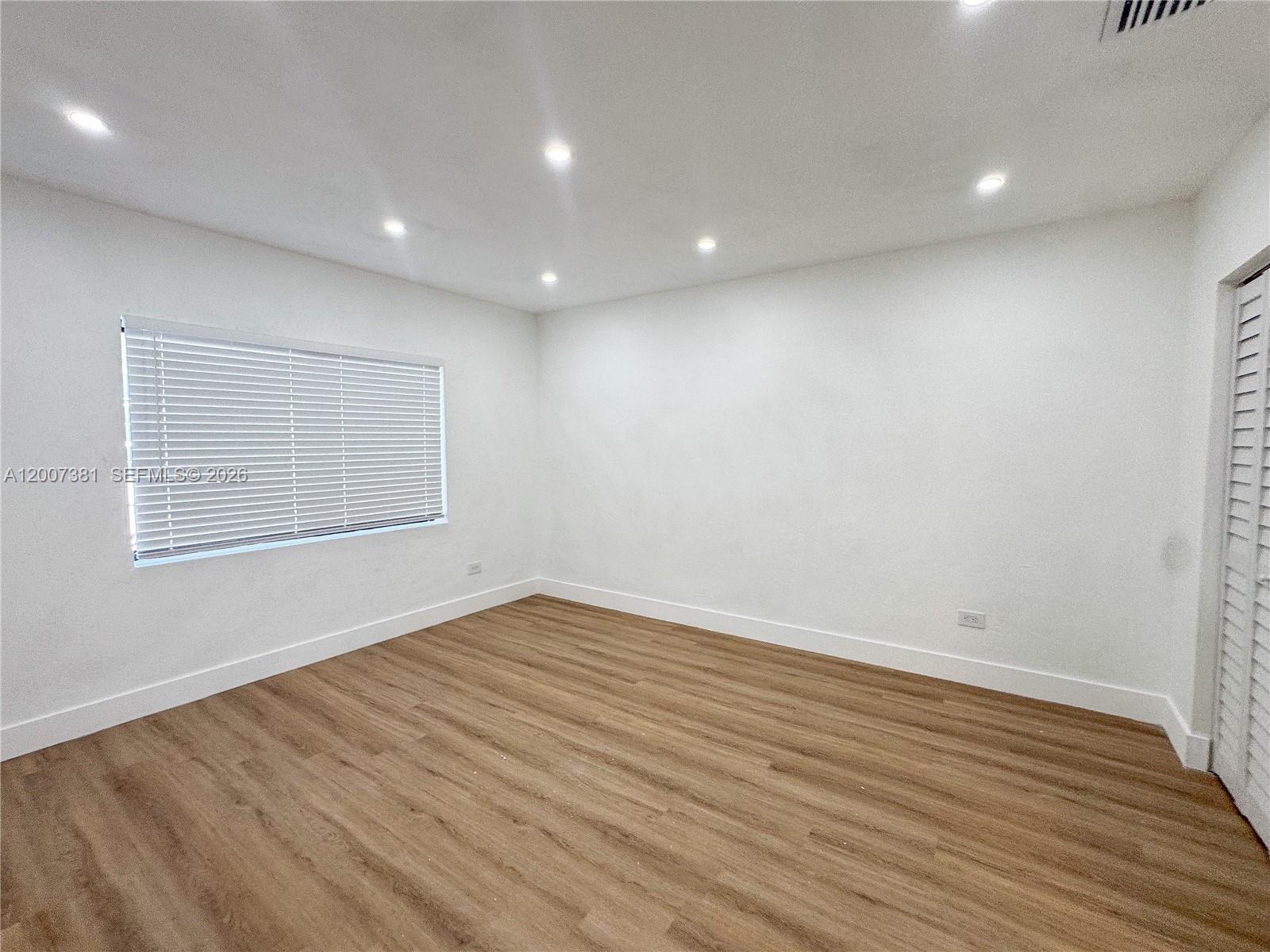 See details / 1296 sq. ft. $ 2026-06-04 0 Photo