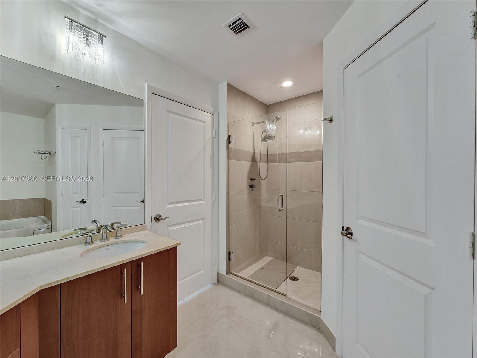 Photo of 1945 Ocean Dr  #2101, Hallandale Beach, Florida, 33009 - 