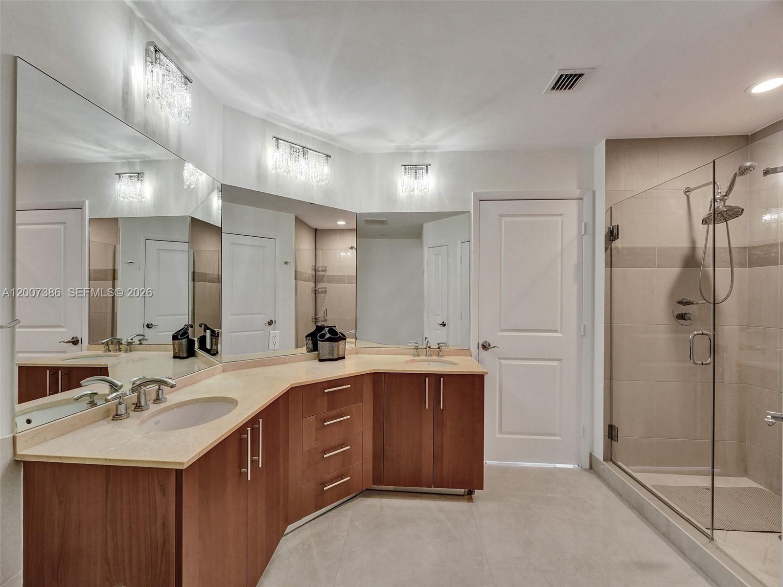 Photo of 1945 Ocean Dr  #2101, Hallandale Beach, Florida, 33009 - 