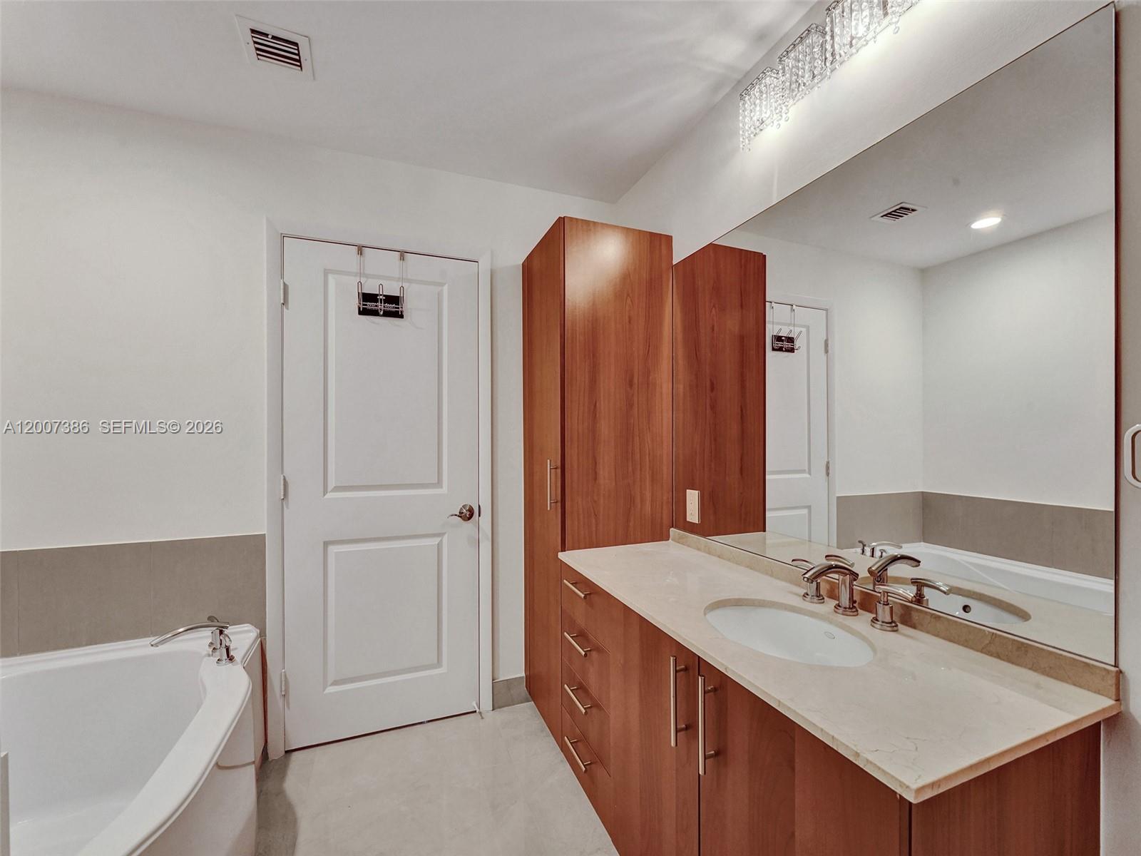 Photo of 1945 Ocean Dr  #2101, Hallandale Beach, Florida, 33009 - 