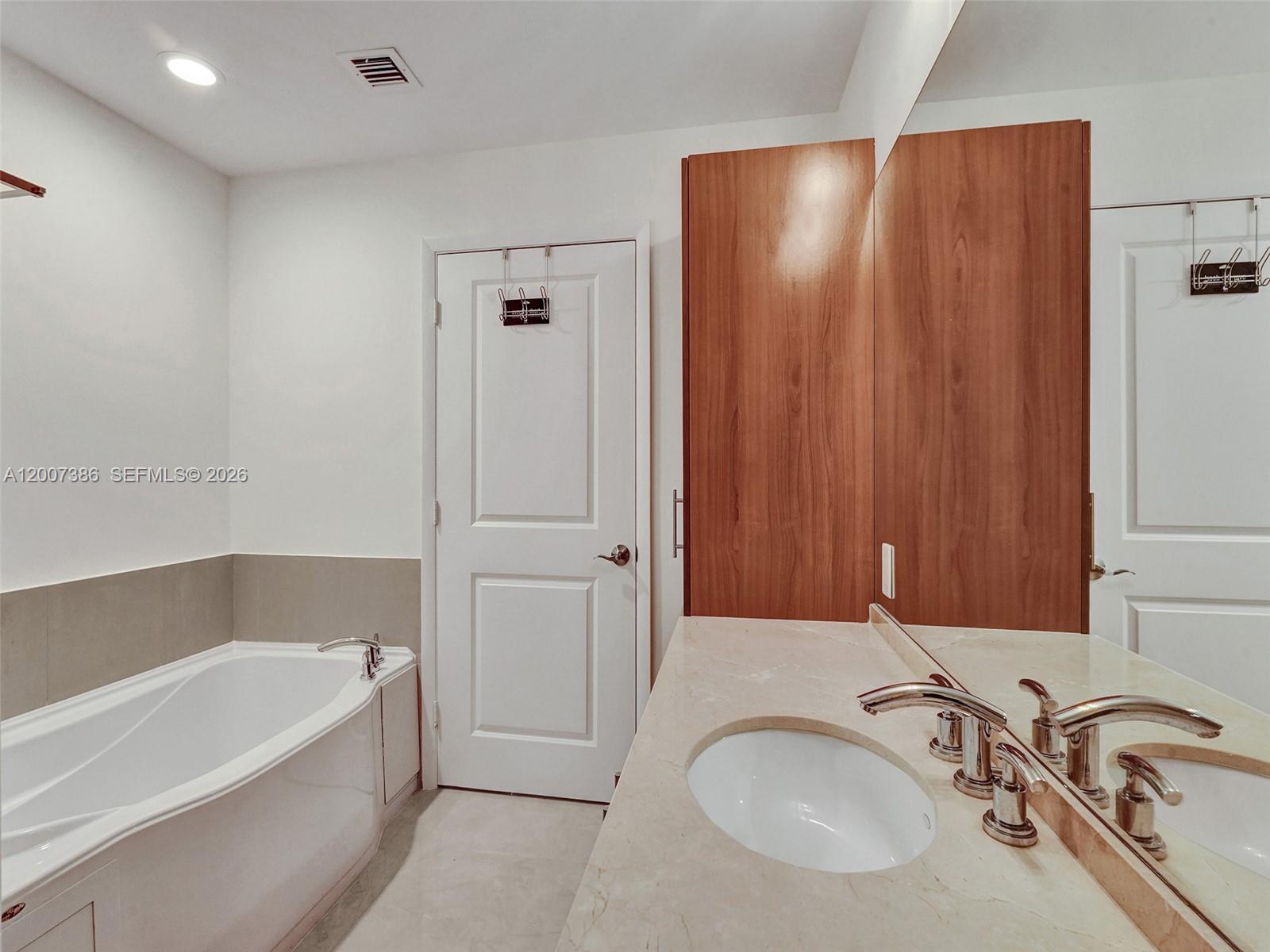 Photo of 1945 Ocean Dr  #2101, Hallandale Beach, Florida, 33009 - 