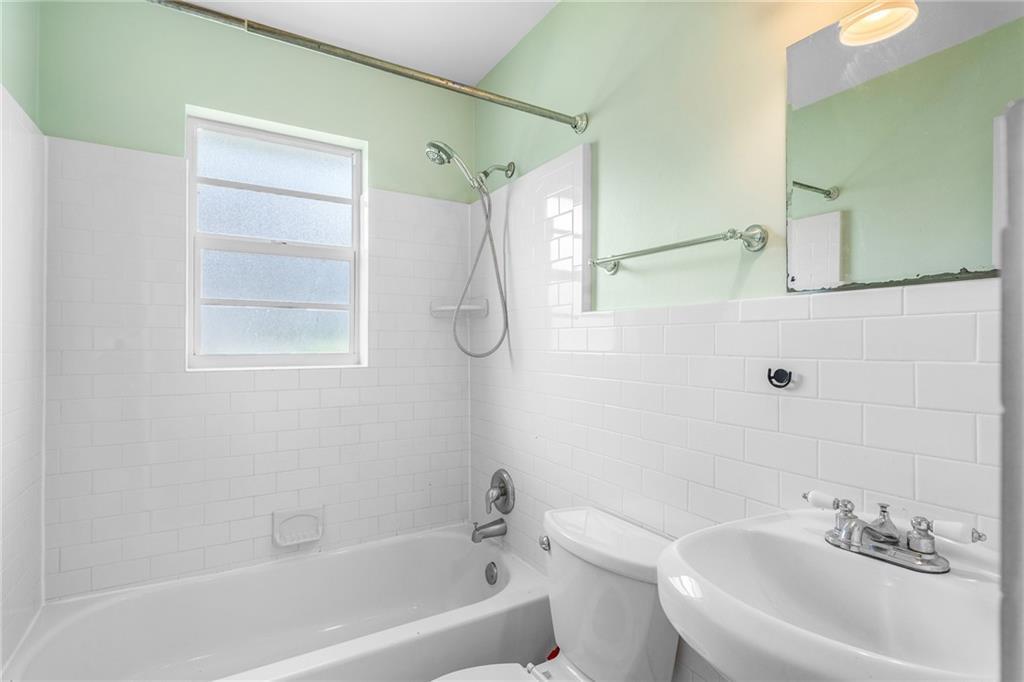 Ver detalles / 0 3200 sq. ft. $ 2026-06-20 0 foto