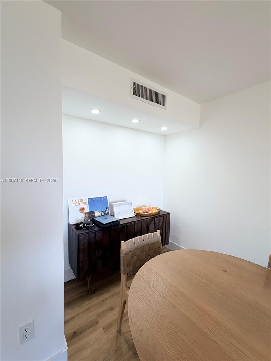 Photo of 3701 Country Club Dr  #607, Aventura, Florida, 33180 - 