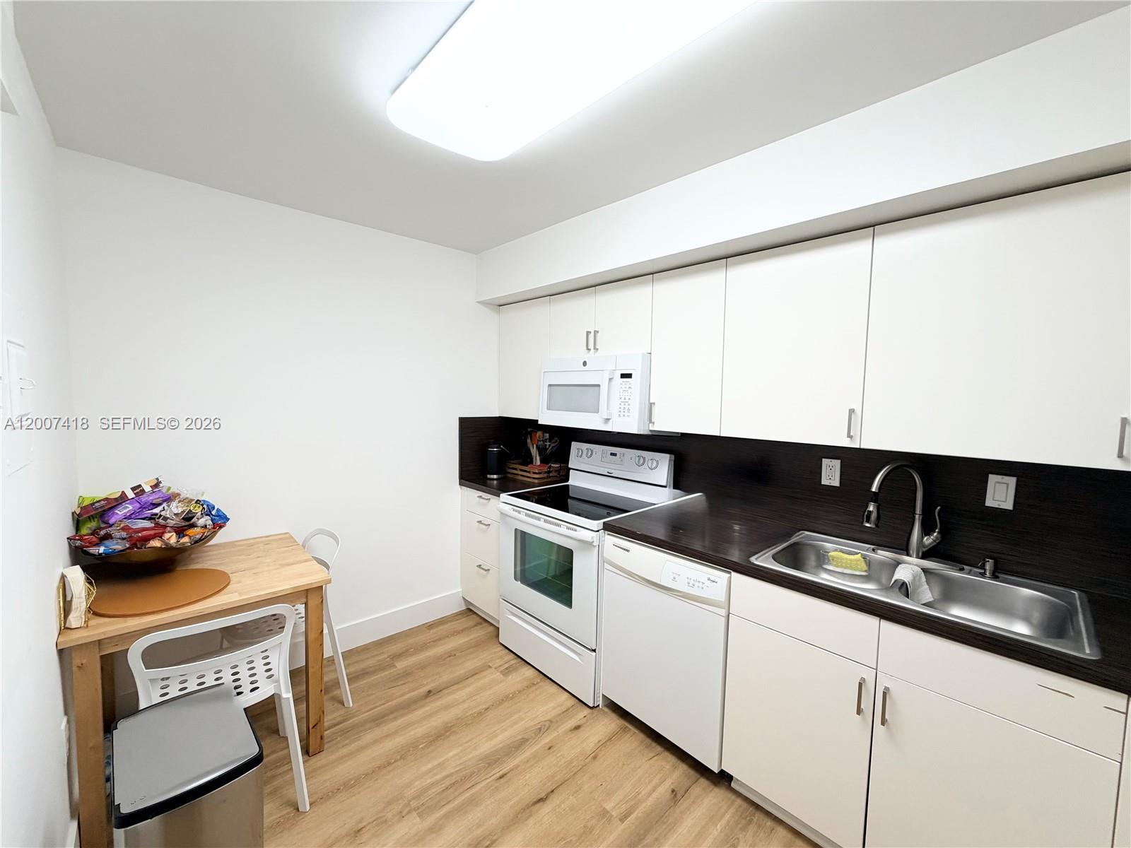 Photo of 3701 Country Club Dr  #607, Aventura, Florida, 33180 - 