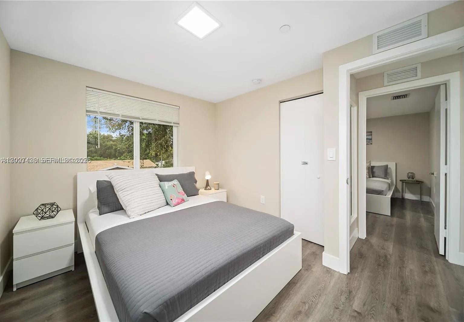   /  2700 sq. ft. $ 2026-04-24 0 Photo