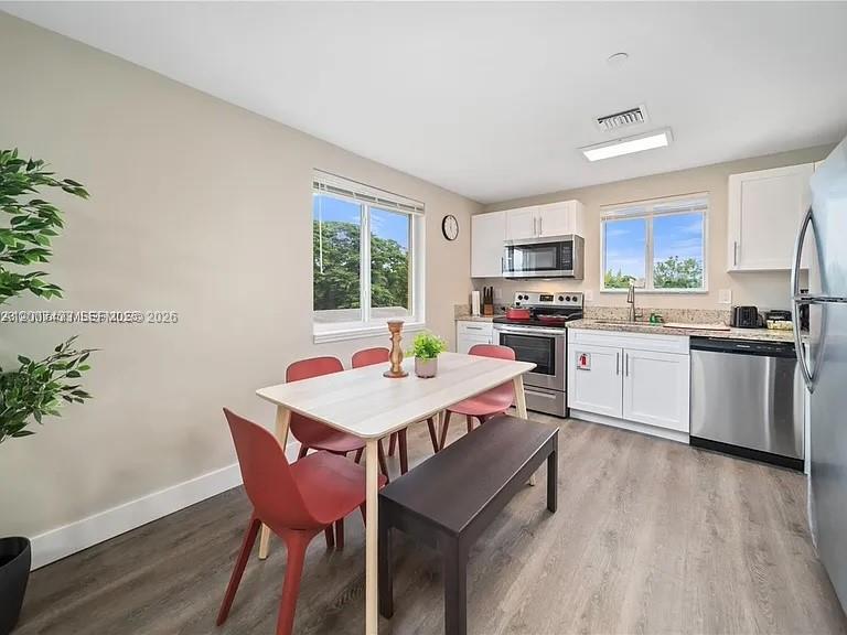   /  2700 sq. ft. $ 2026-04-24 0 Photo