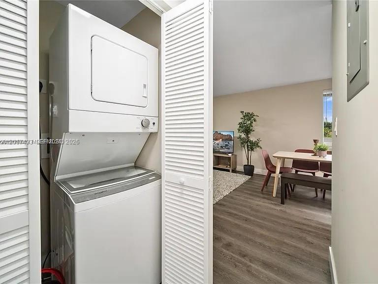   /  2700 sq. ft. $ 2026-04-24 0 Photo