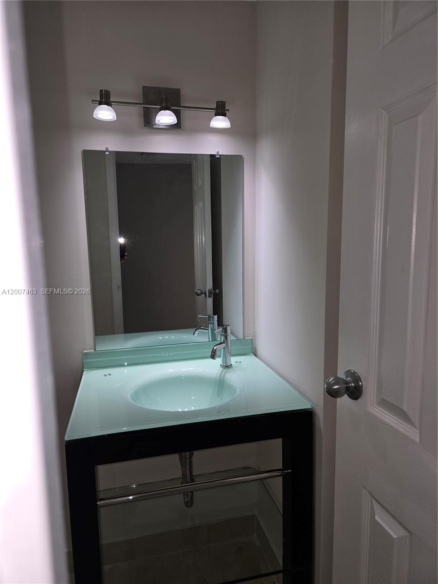 See details 1420 1 / 2 991 sq. ft. $ 2026-04-24 0 Photo
