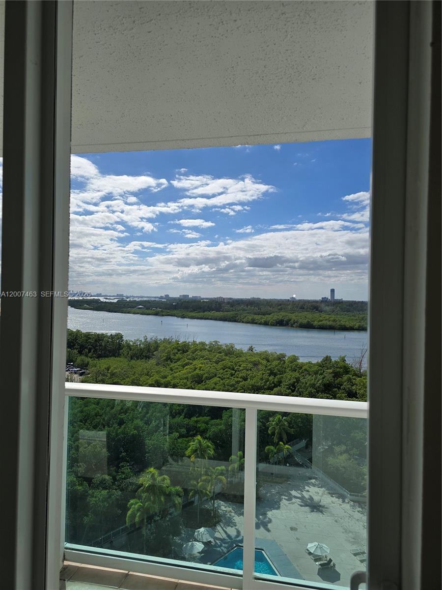 See details 1420 1 / 2 991 sq. ft. $ 2026-04-24 0 Photo