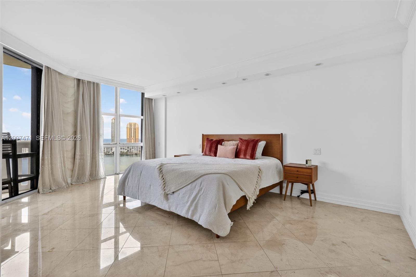 2305 3 / 3 2154 sq. ft. $ 2026-04-24 0 Photo