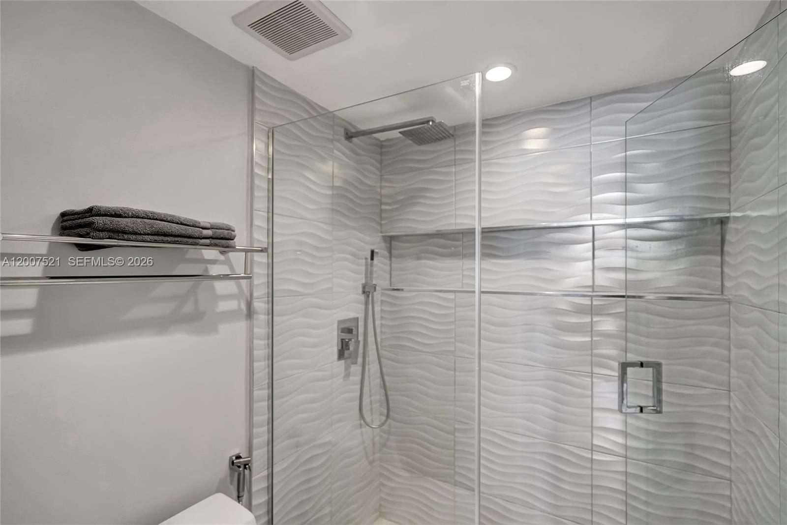 Photo of 3725 Ocean Dr  #1519, Hollywood, Florida, 33019 - 