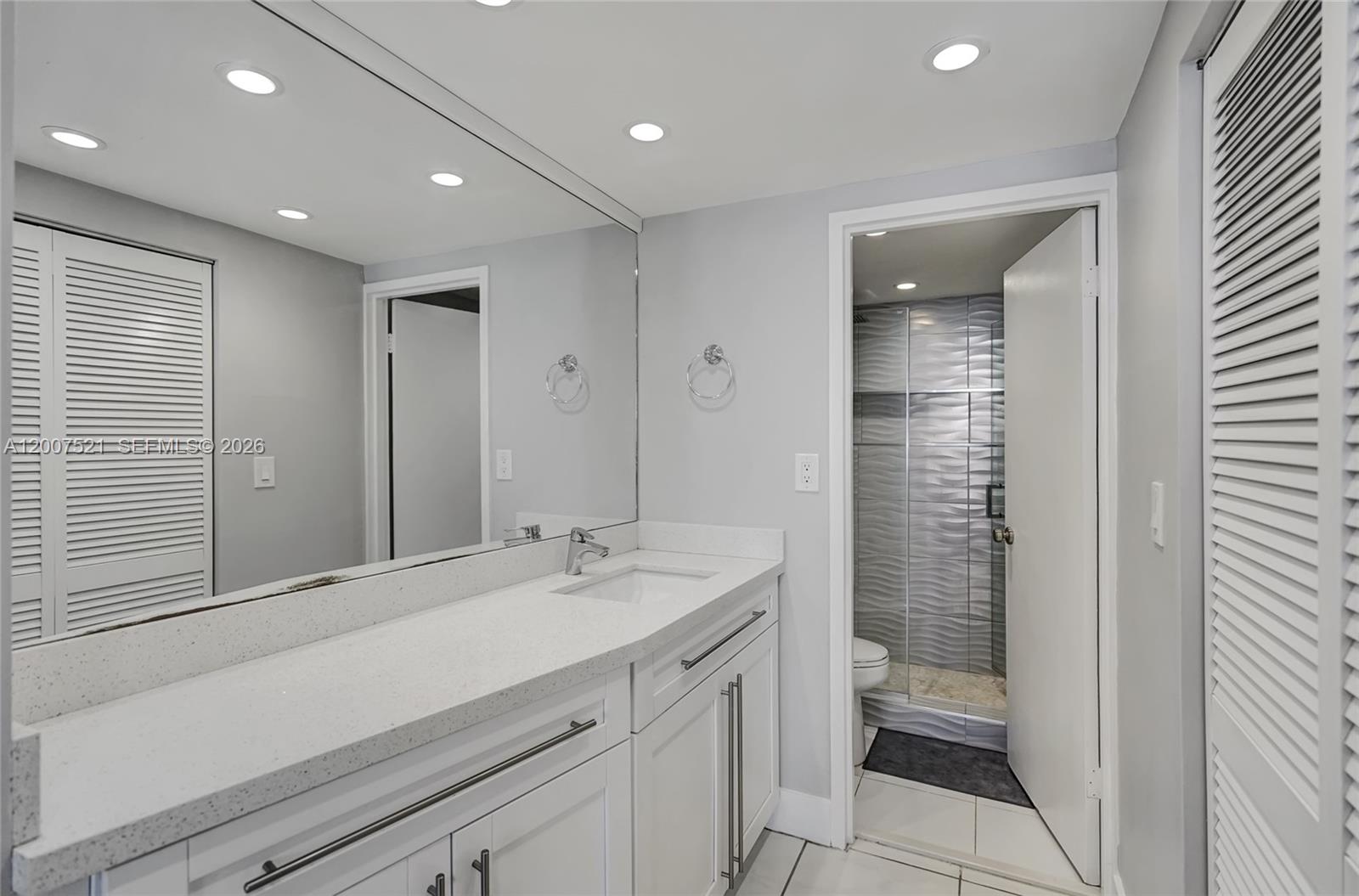 Photo of 3725 Ocean Dr  #1519, Hollywood, Florida, 33019 - 