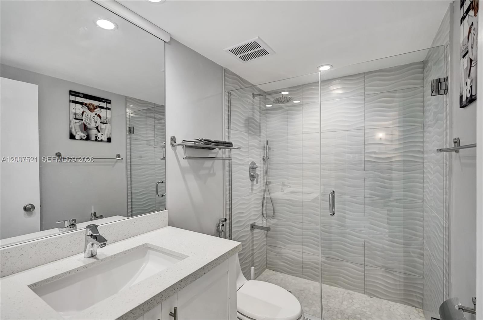 Photo of 3725 Ocean Dr  #1519, Hollywood, Florida, 33019 - 