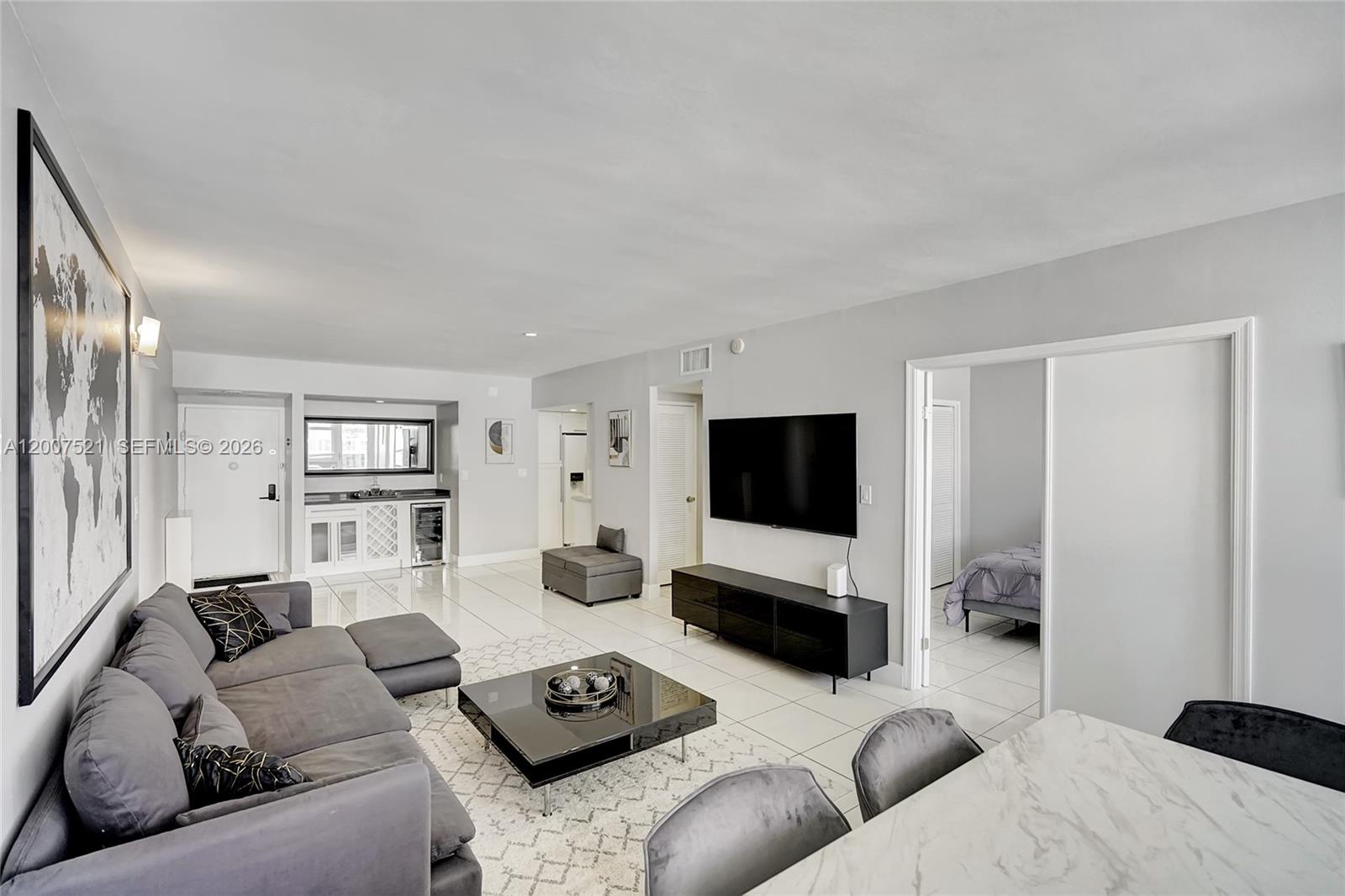 Photo of 3725 Ocean Dr  #1519, Hollywood, Florida, 33019 - 