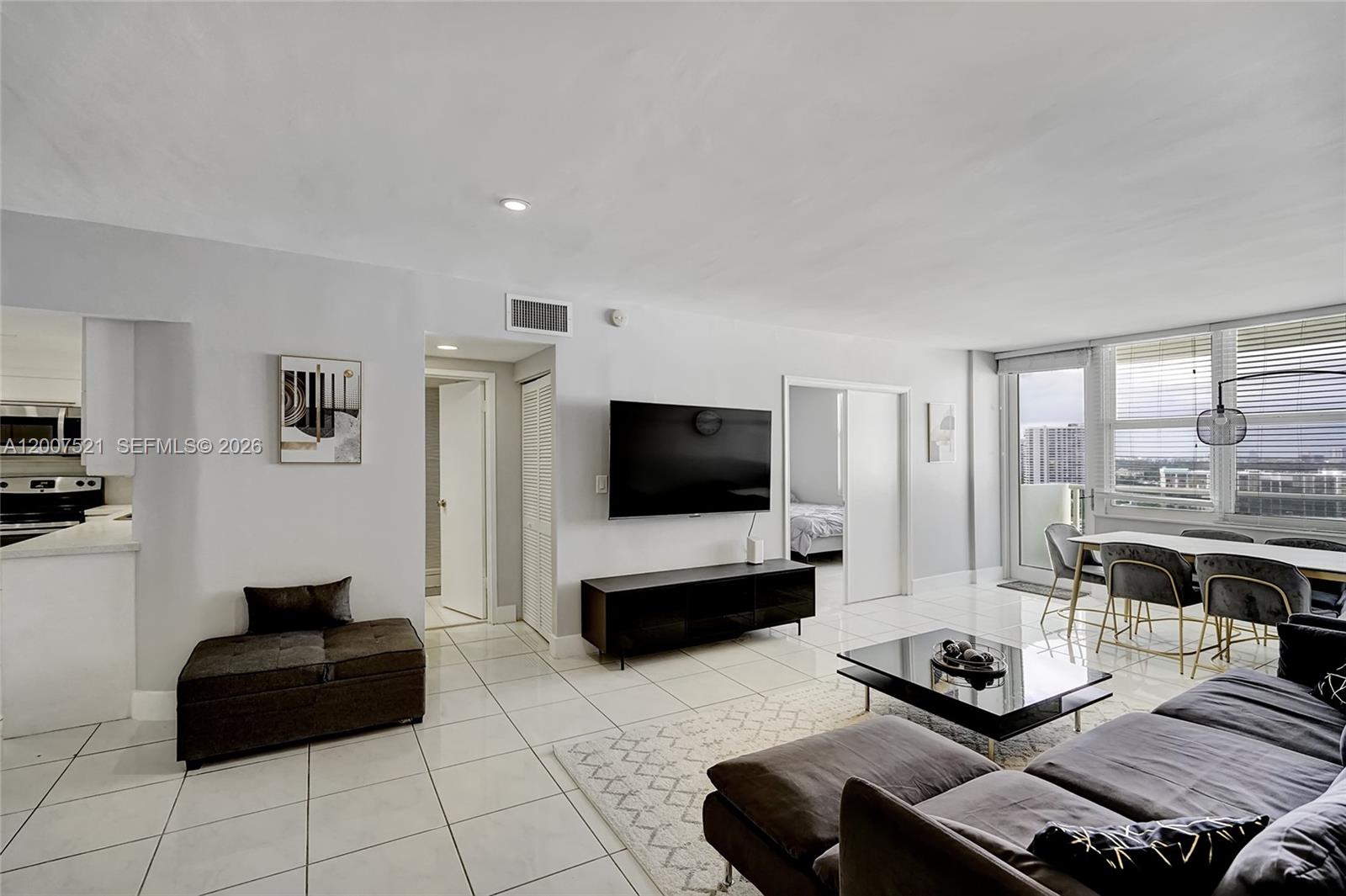 Photo of 3725 Ocean Dr  #1519, Hollywood, Florida, 33019 - 