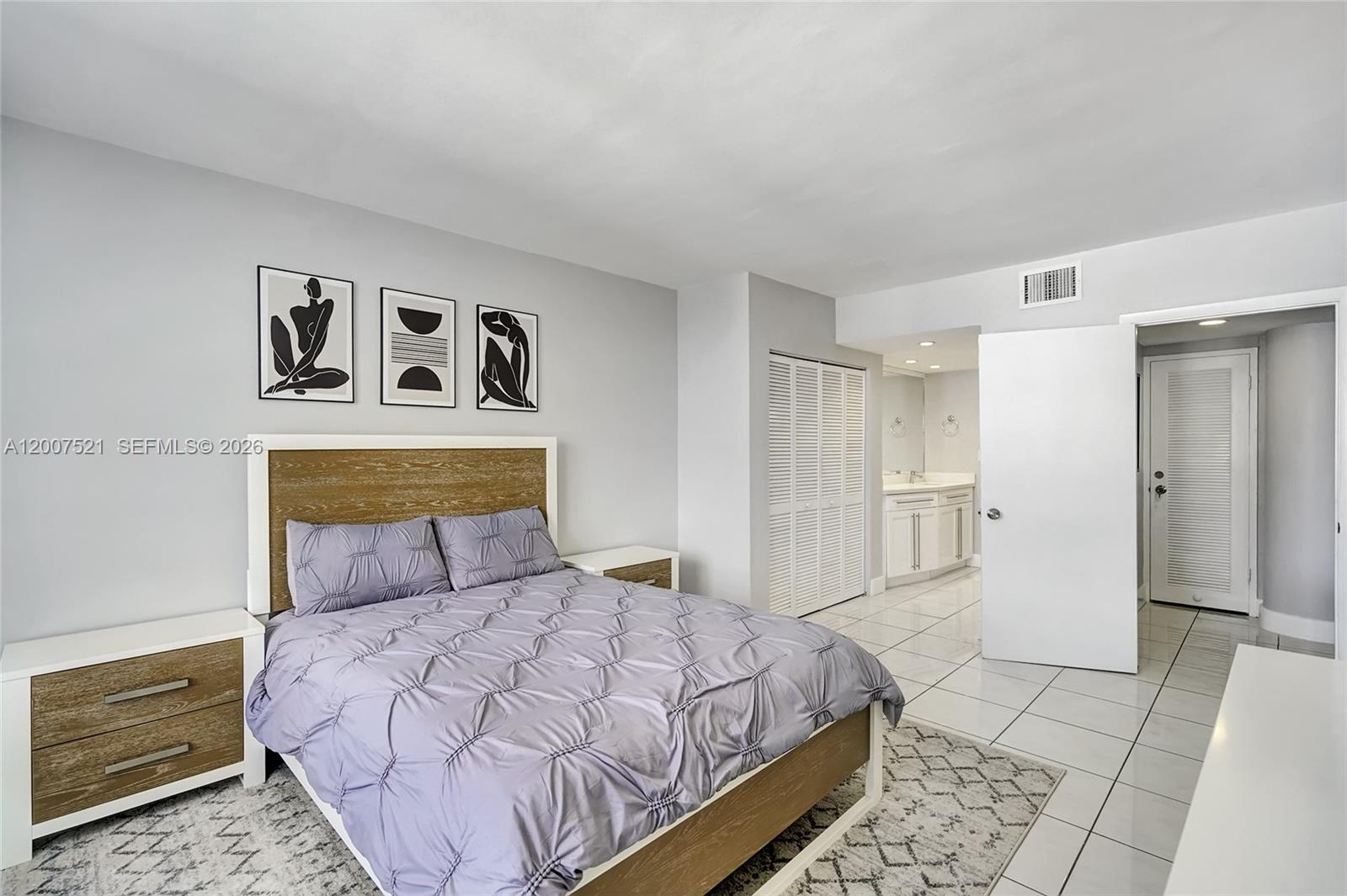 Photo of 3725 Ocean Dr  #1519, Hollywood, Florida, 33019 - 