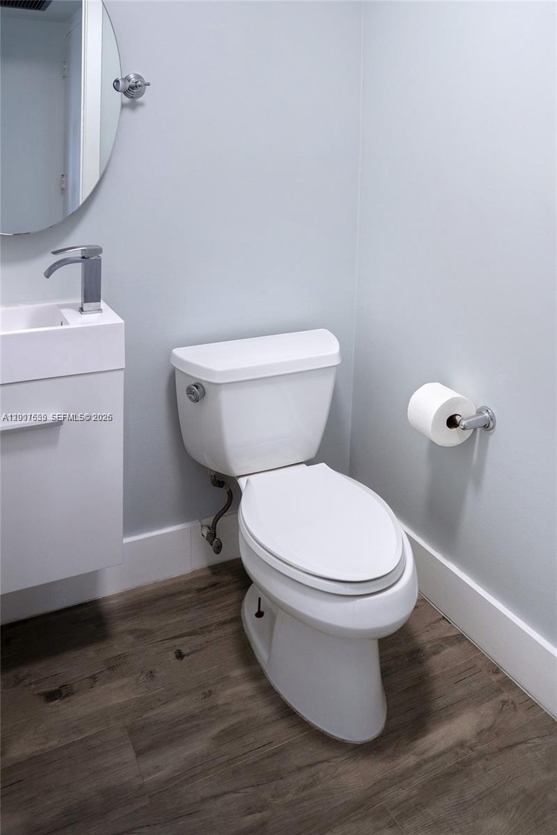 Photo of 1600 Ocean Dr  #17D, Hollywood, Florida, 33019 - 