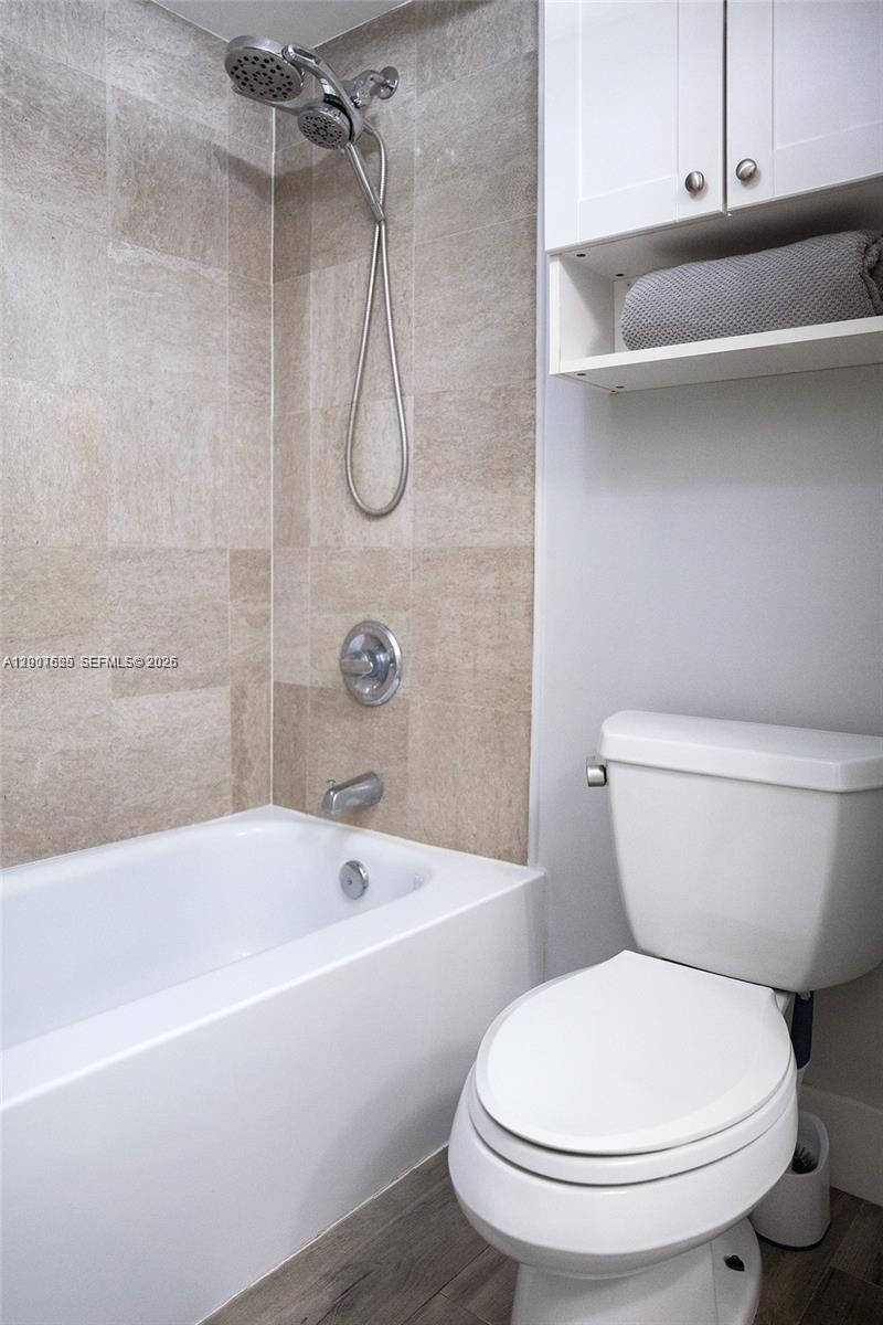 Photo of 1600 Ocean Dr  #17D, Hollywood, Florida, 33019 - 