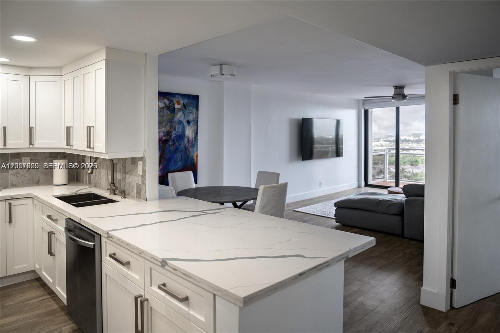 Photo of 1600 Ocean Dr  #17D, Hollywood, Florida, 33019 - 