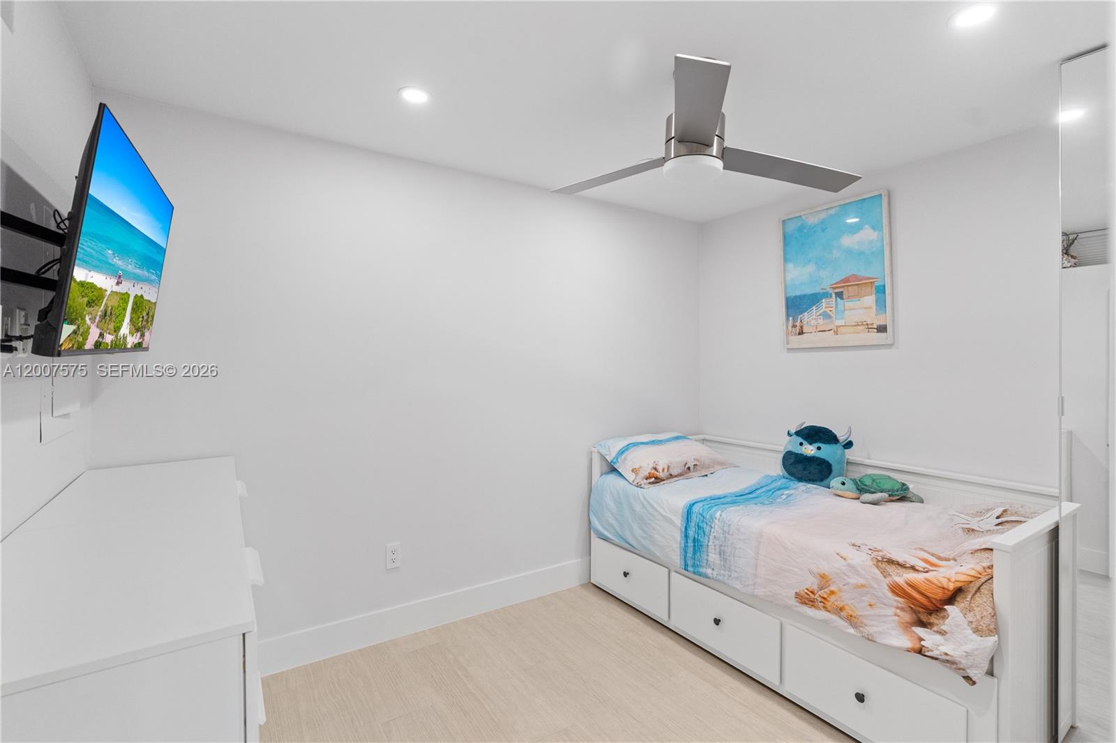 Photo of 2030 Ocean Dr  #918, Hallandale Beach, Florida, 33009 - 