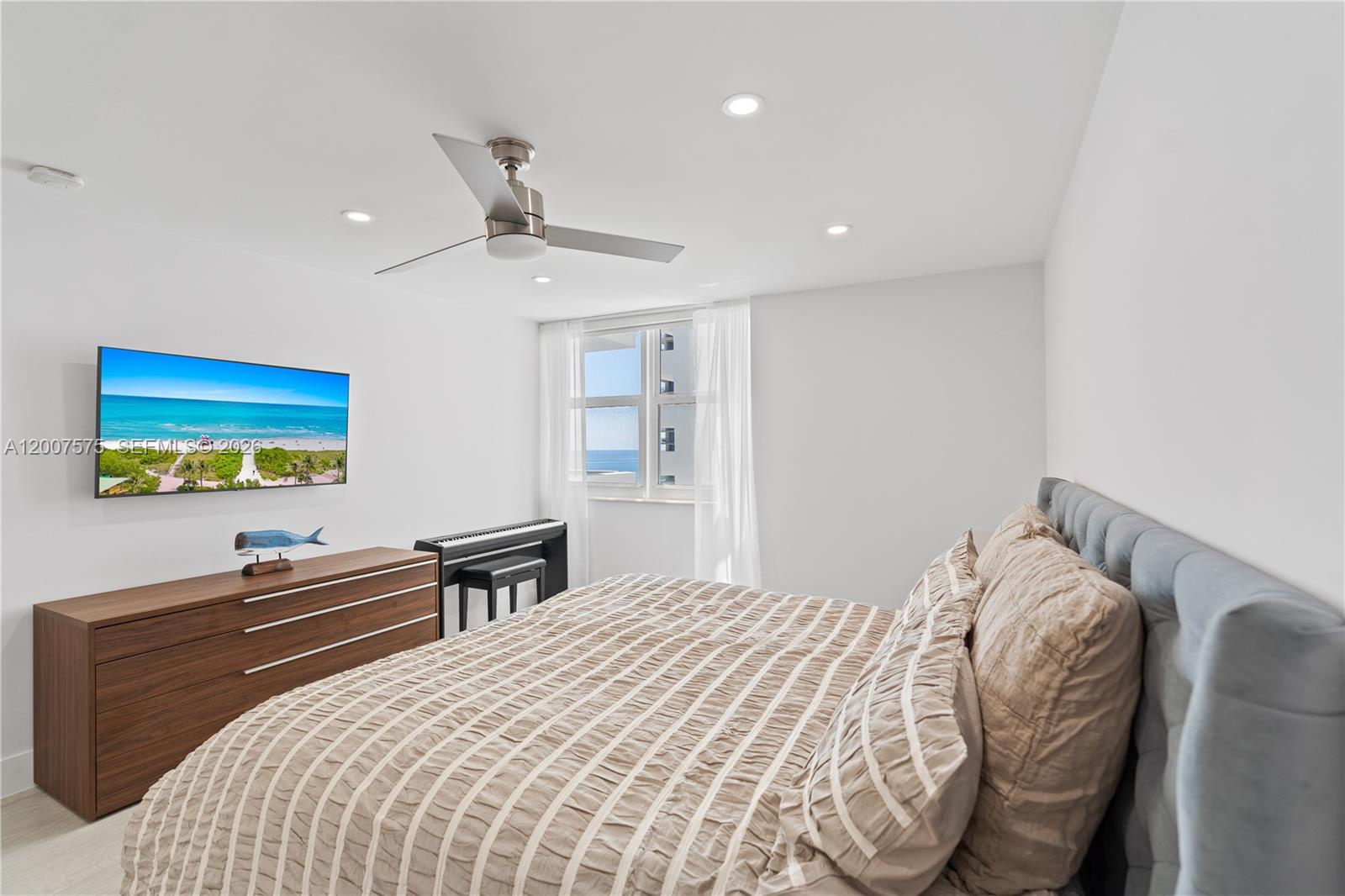 Photo of 2030 Ocean Dr  #918, Hallandale Beach, Florida, 33009 - 