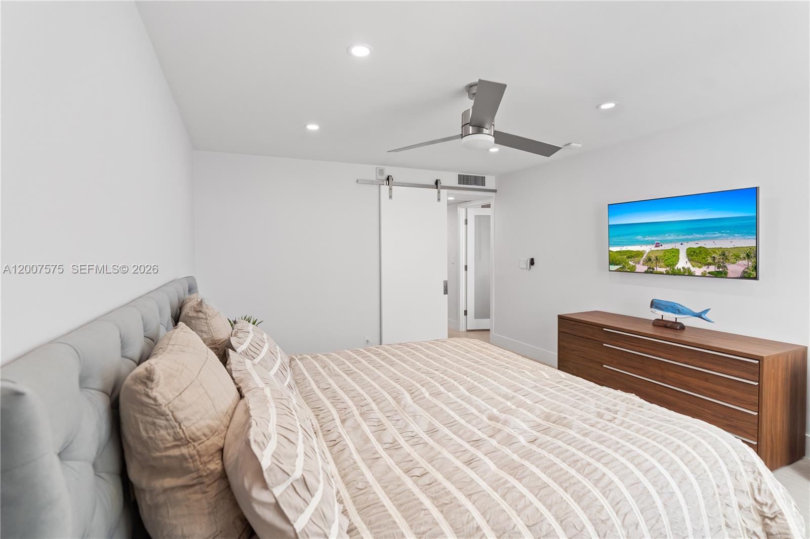 Photo of 2030 Ocean Dr  #918, Hallandale Beach, Florida, 33009 - 