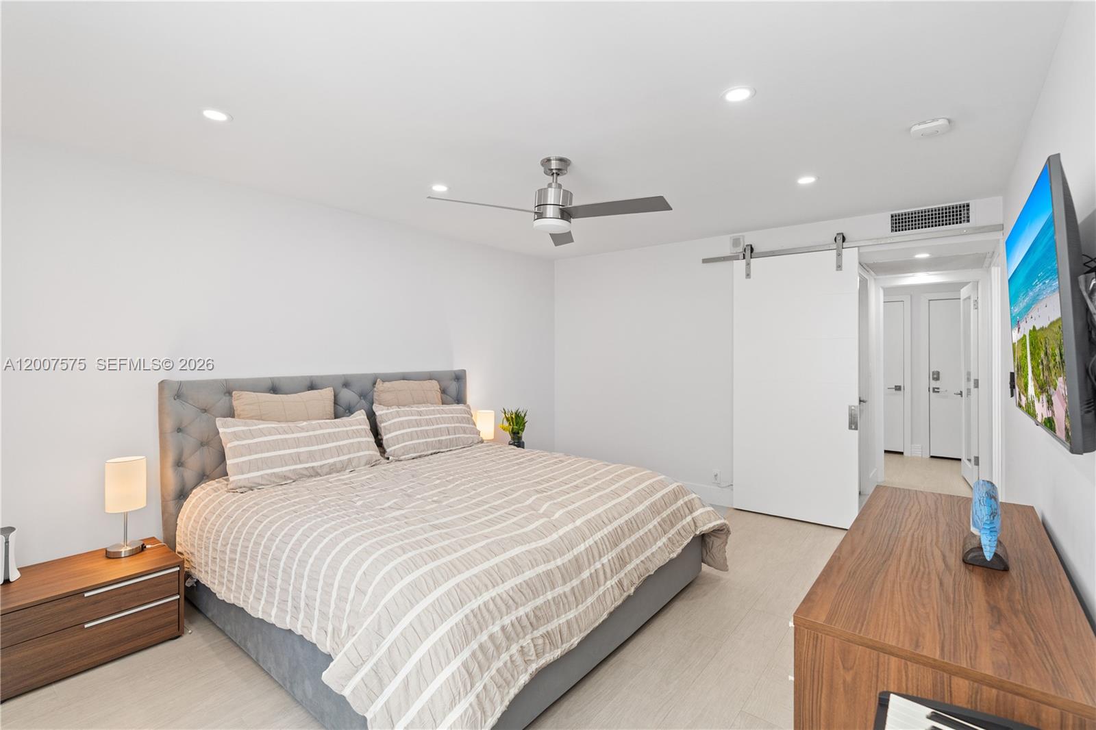 Photo of 2030 Ocean Dr  #918, Hallandale Beach, Florida, 33009 - 