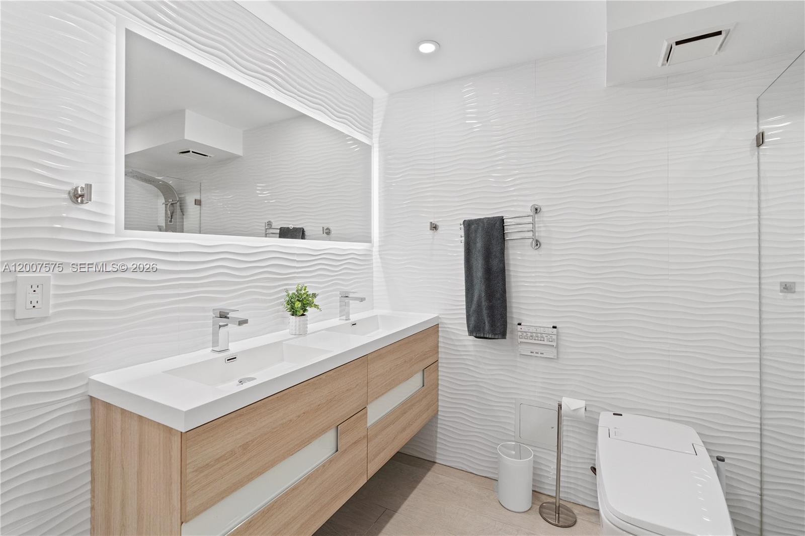 Photo of 2030 Ocean Dr  #918, Hallandale Beach, Florida, 33009 - 