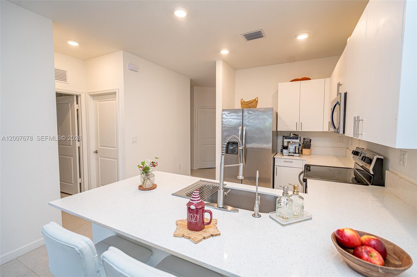 28643 4 / 3 1916 sq. ft. $ 2026-04-25 0 Photo