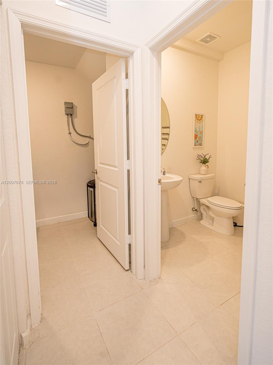 28643 4 / 3 1916 sq. ft. $ 2026-04-25 0 Photo